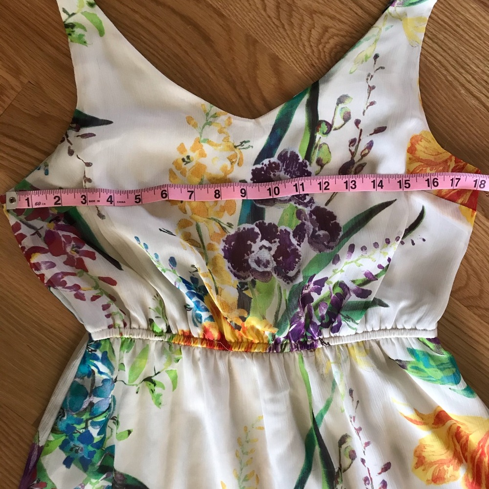 Flowing Floral Dress - Picture 7 of 9